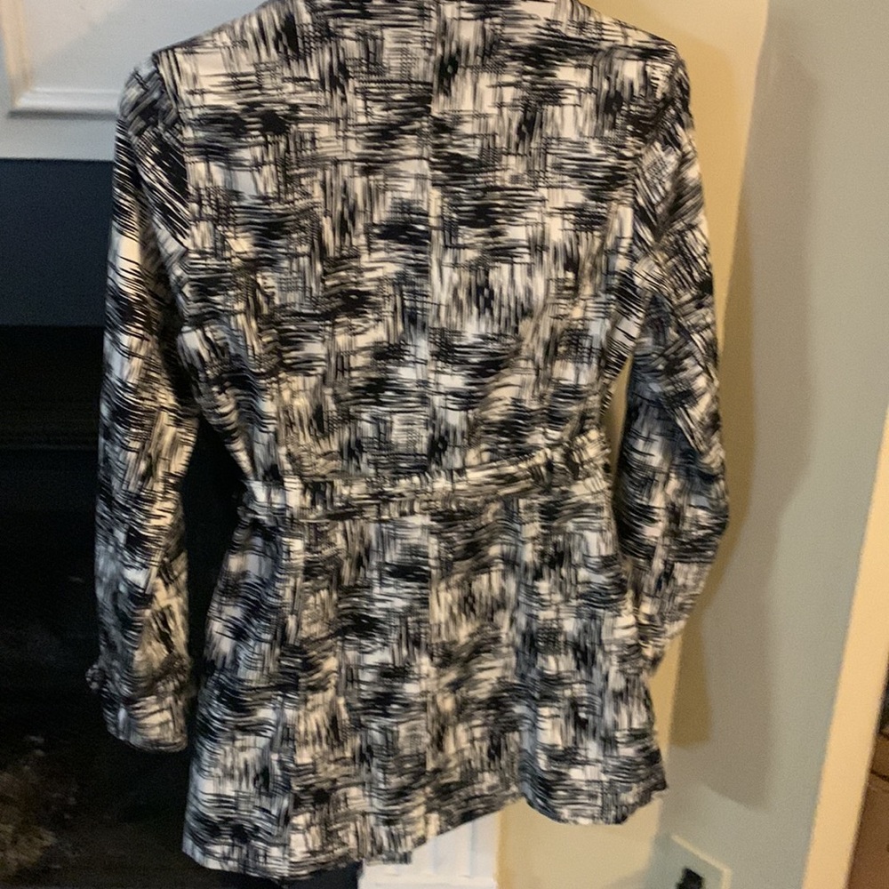 Lightweight jacket - Picture 5 of 5